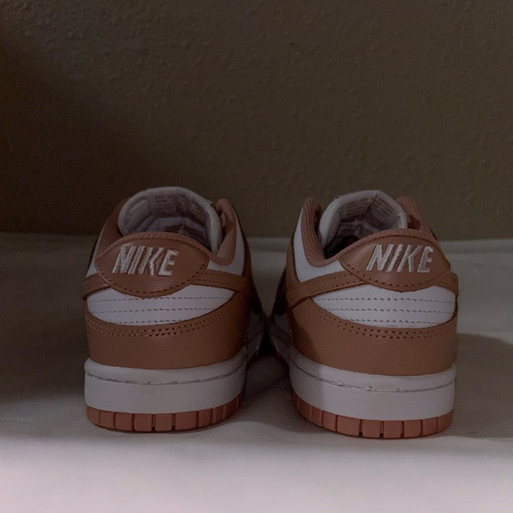 Nike Dunk Low Size: 7 - Picture 5 of 11